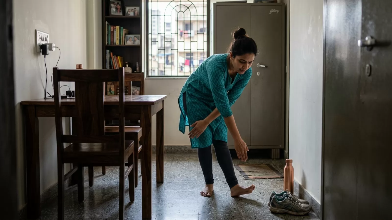 Tiny Floor Space? Stay Active With These Compact Home Moves